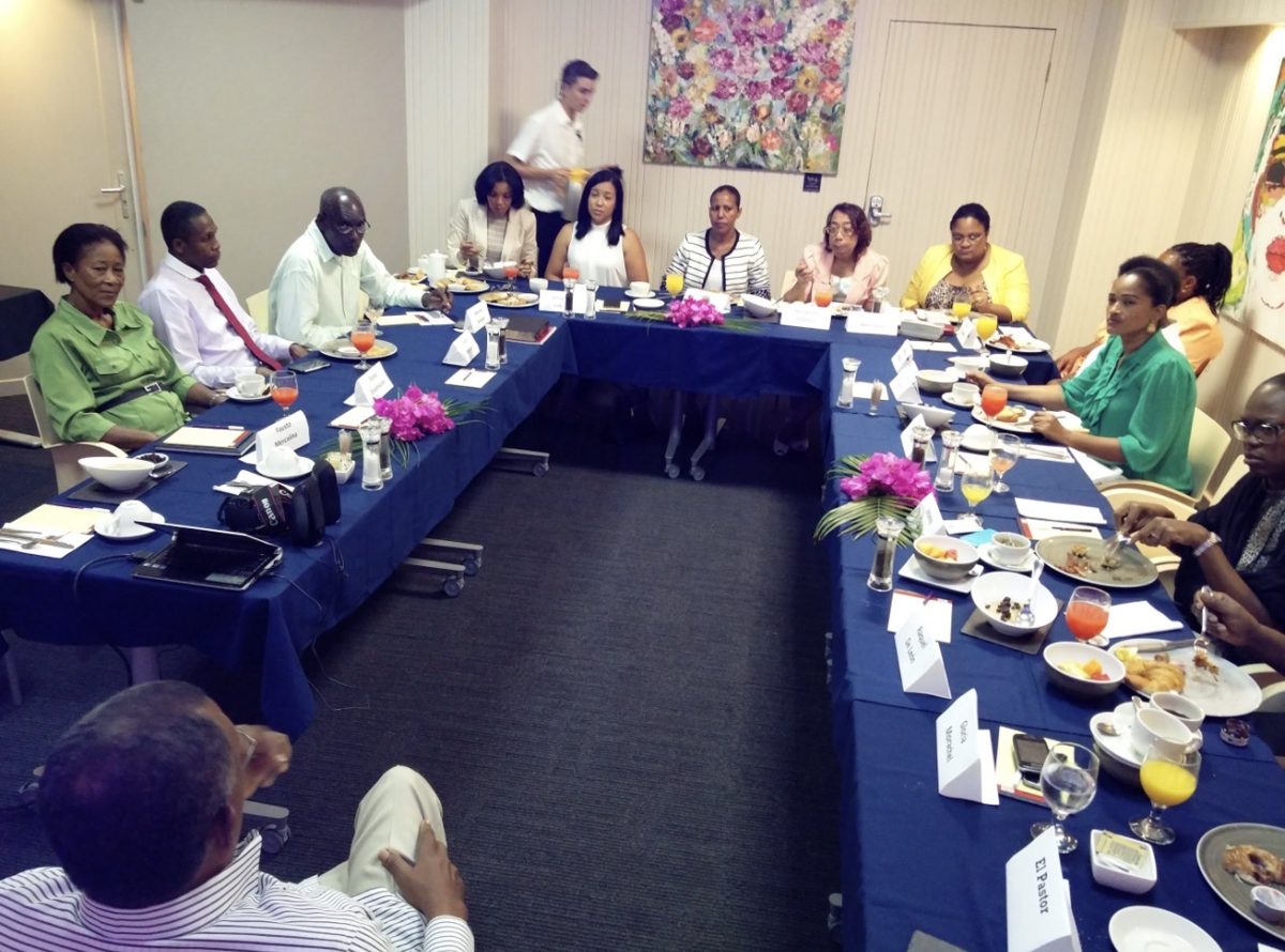 Desayuno de líderes con el pastor