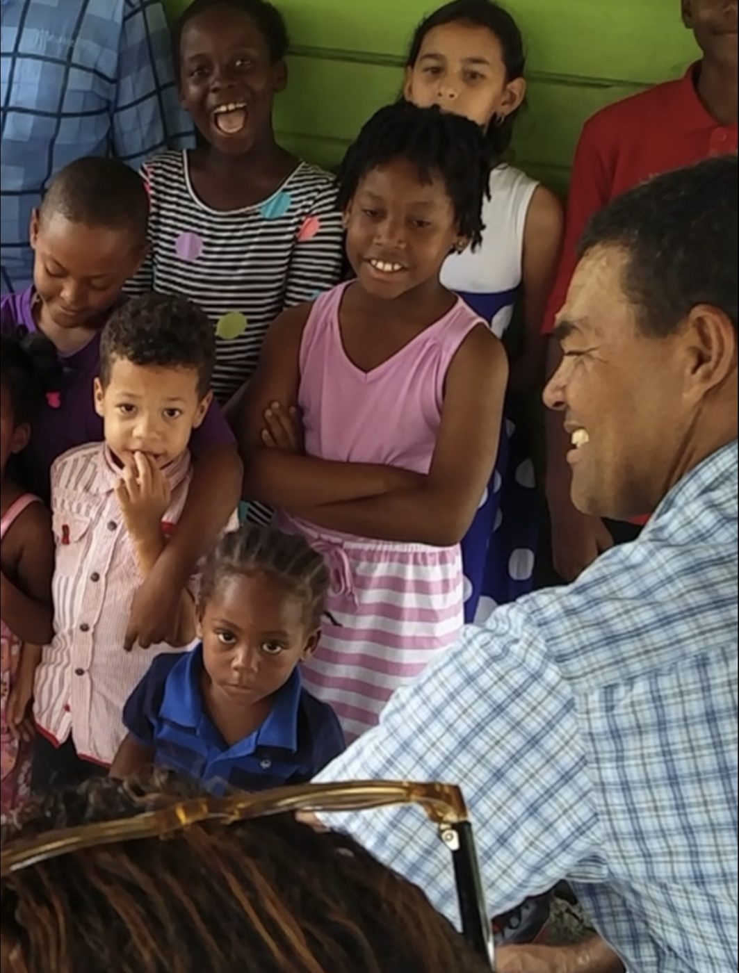 Compartiendo con los niños